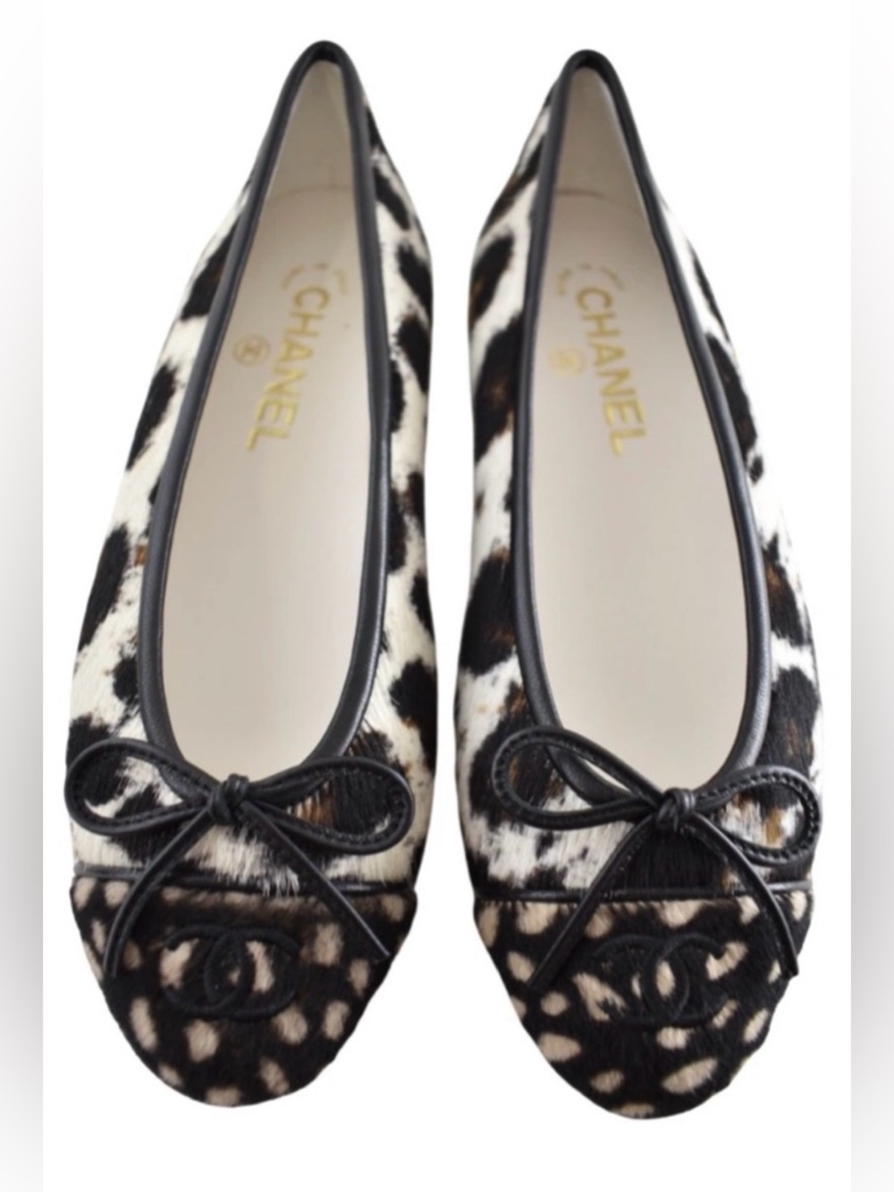 CHANEL Black and White Calf Hair Ballet Flats — SS26 Matthieu Blazy NWT 38